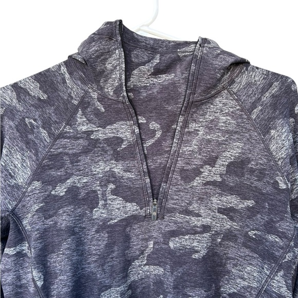 Lululemon Outrun the Elements 1/2 Zip Sweatshirt - Size 4 - Gray Camo - Picture 8 of 13